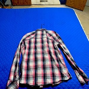 BKE Men’s LS button down with pearl snaps. Size XL runs snug. Multi color plaid.